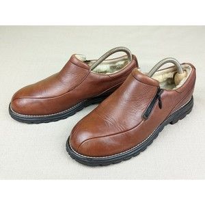 UGG Womens 7 Brown Leather Sheepskin Lined Zip Up Low Top Shoes